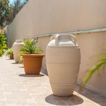 Iatridis (adults Only) ファリラキ