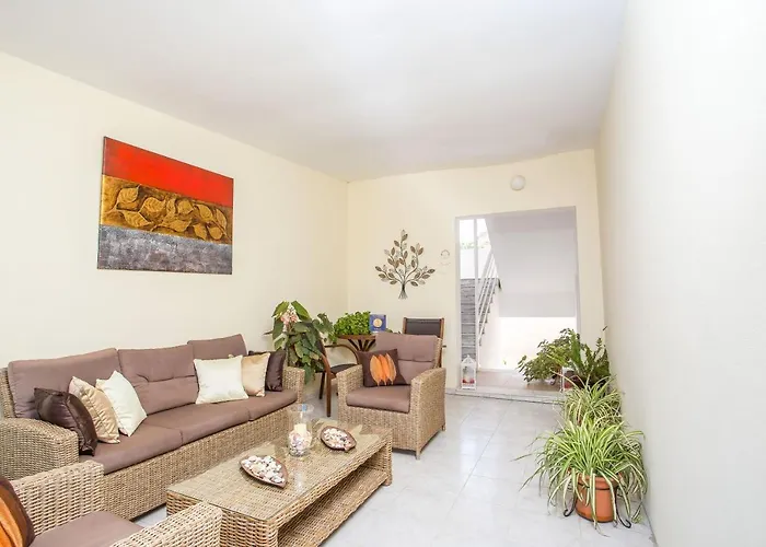 Iatridis (adults Only) ファリラキ